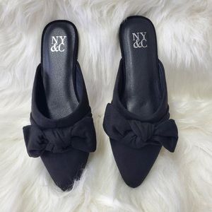 New York and company Amy bow flat